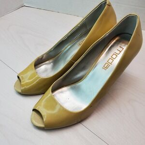Moda Spain Women's Yellow Patent‎ Peep Toe Heels Size 10 M
